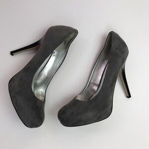Gray bamboo heels